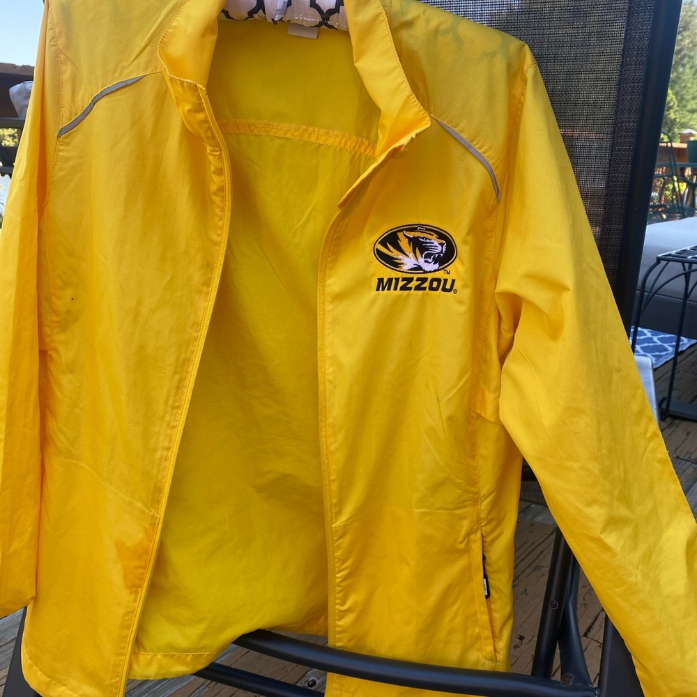 Ladies Mizzou Windbreaker plus Under Armor Headband
